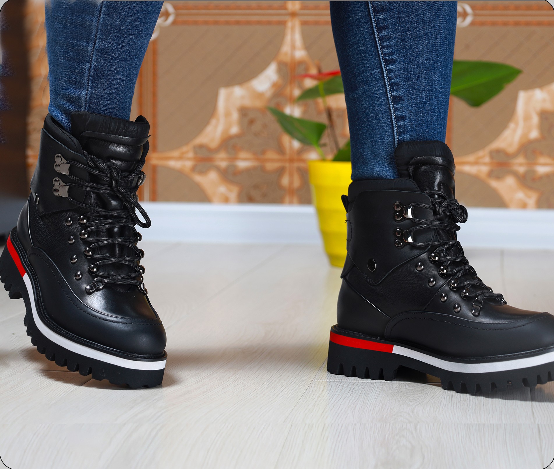 Хар арьсан Lace-Up Boots