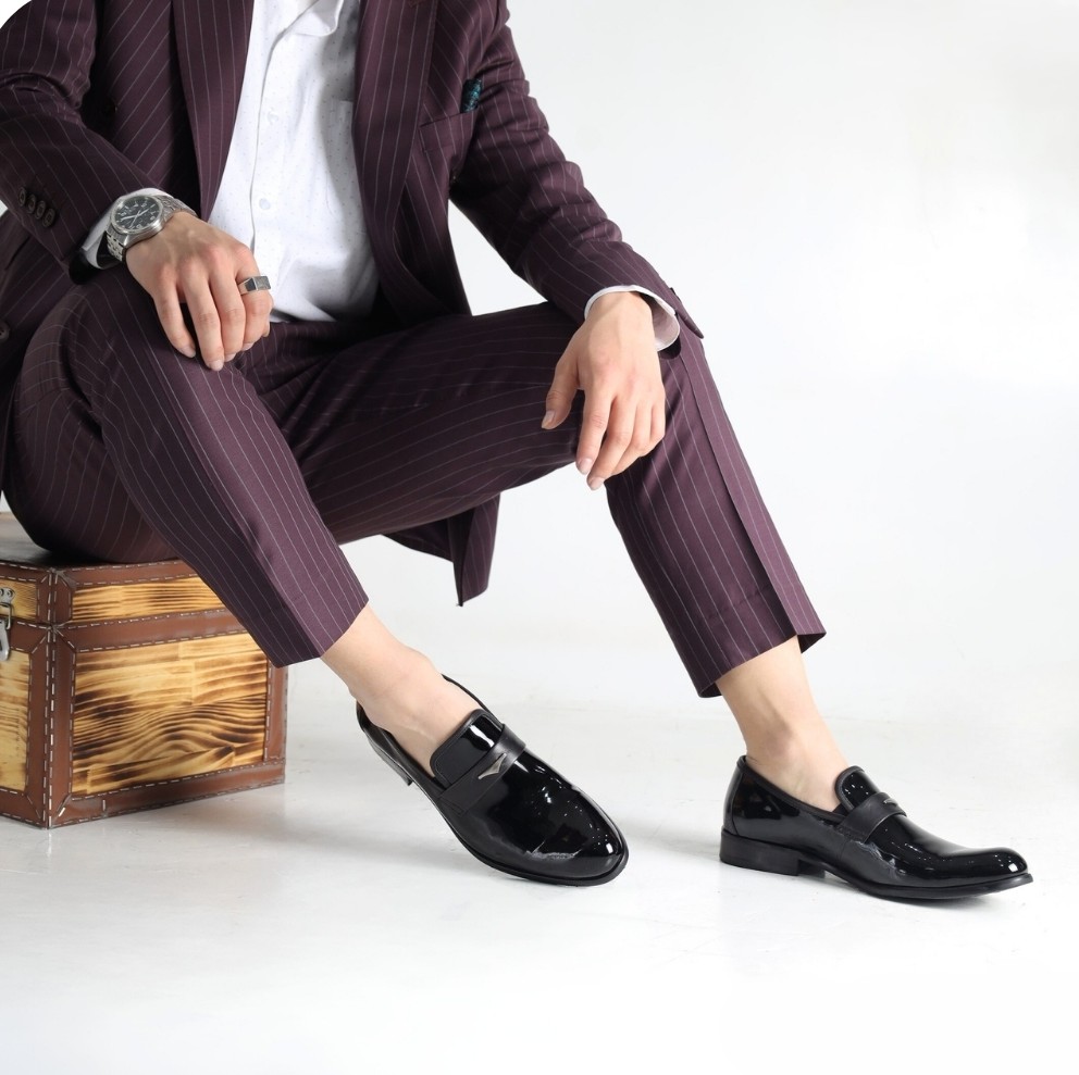 Хар лакан Loafer ботинк