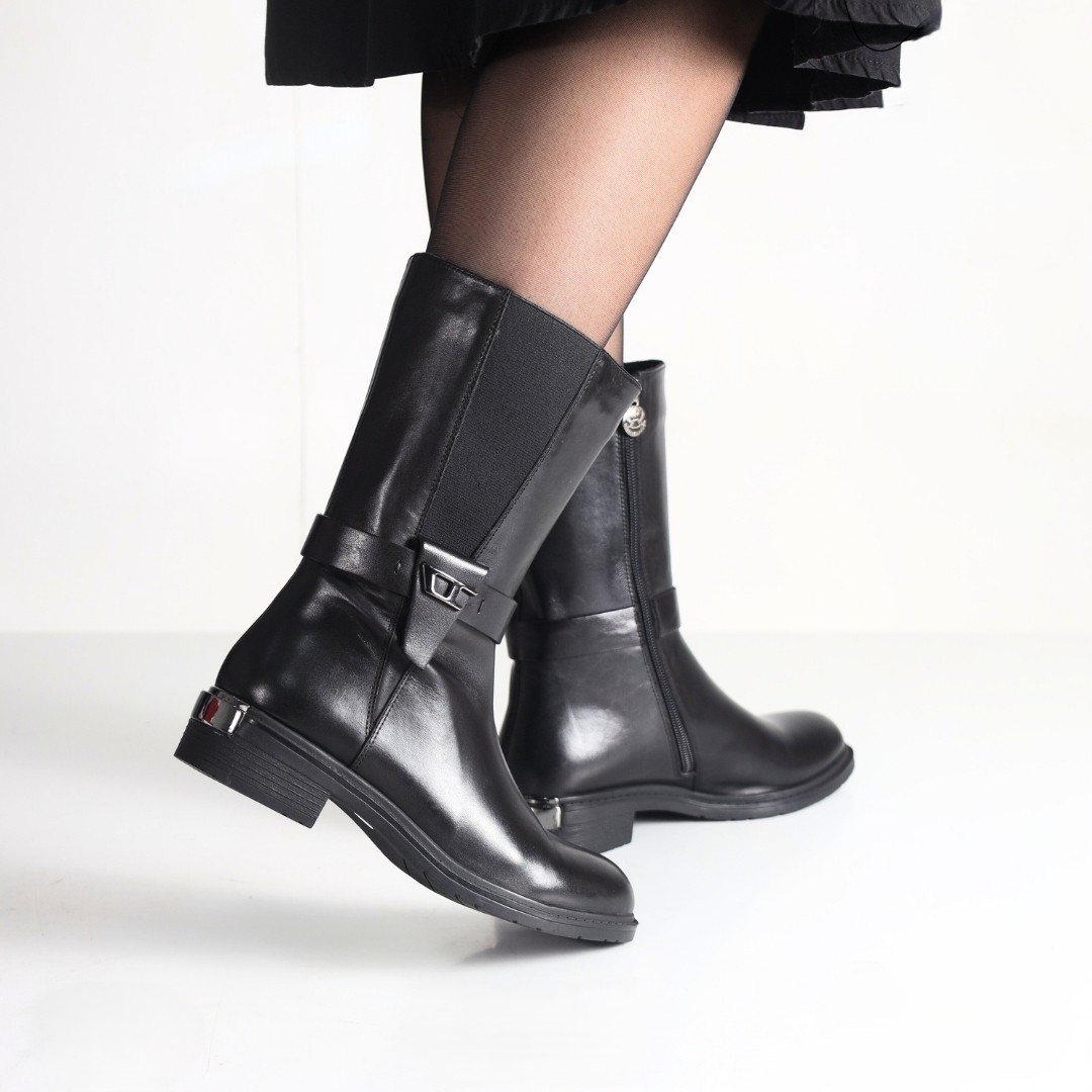 Хар арьсан өндөр түрийтэй Boots