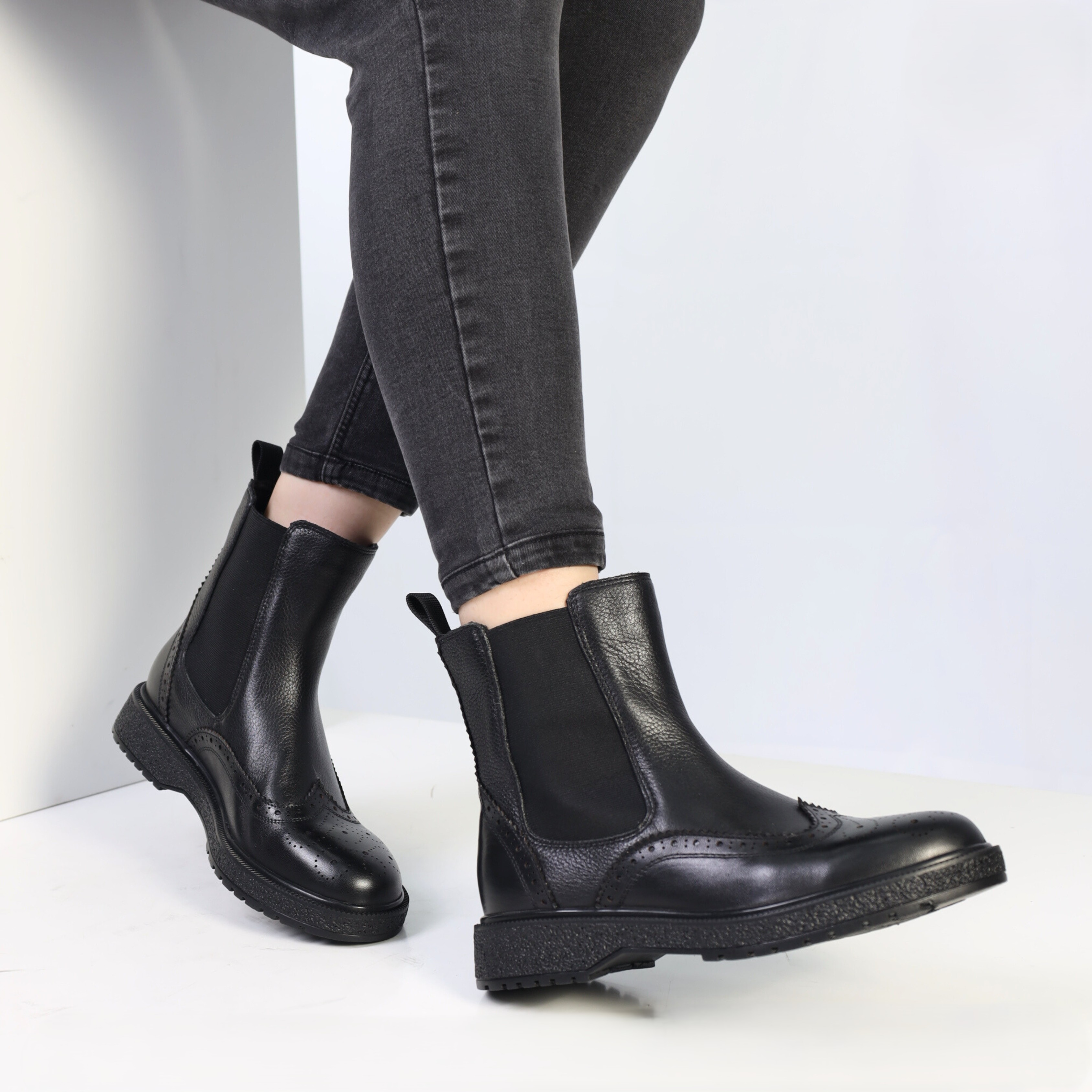 Хар арьсан Brogue Chelsea Boots