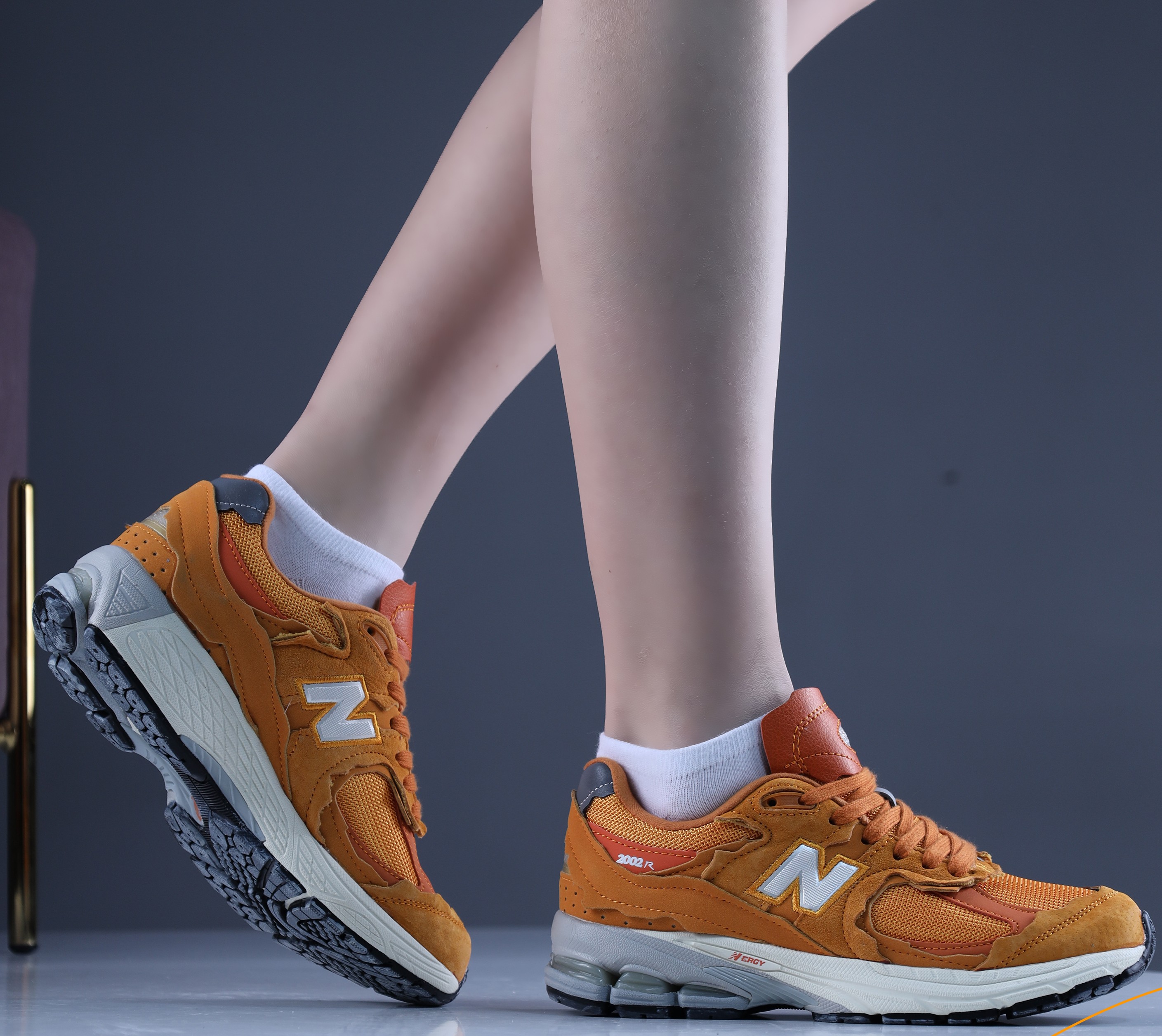 New Balance 2002R улбар шар пүүз
