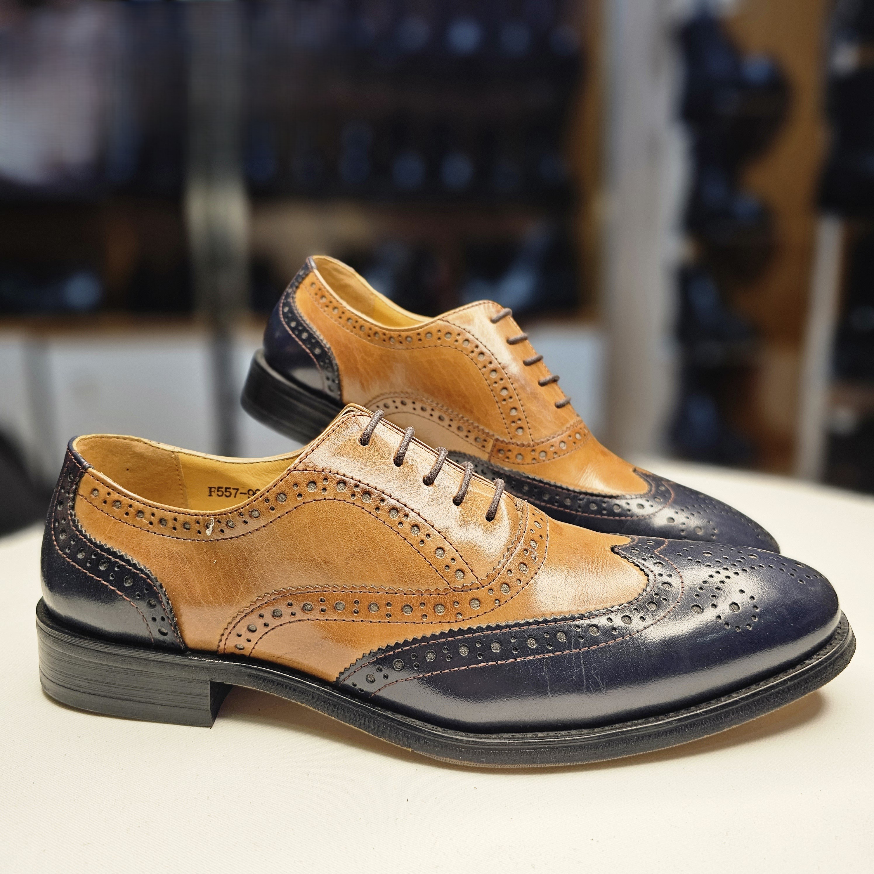 Хоёр өнгийн Brogue Wingtip классик ботинк