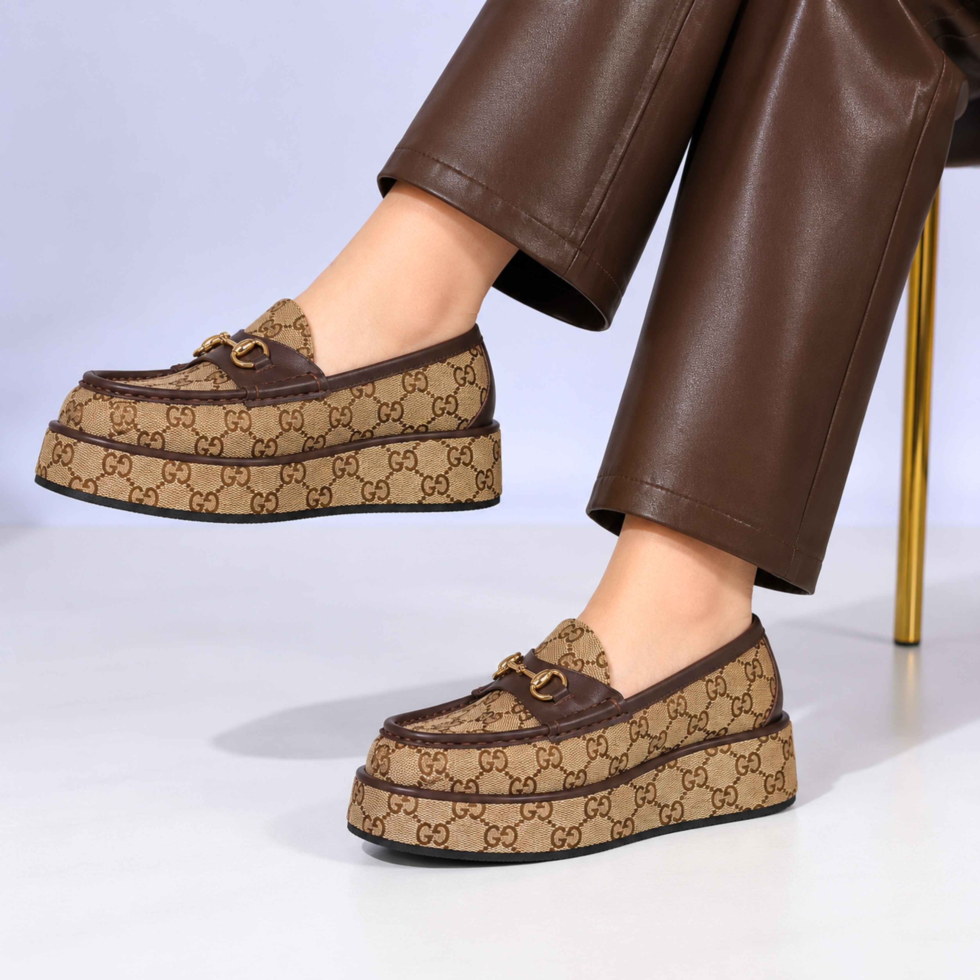 Gucci брэндийн бор хээтэй платформ лофер