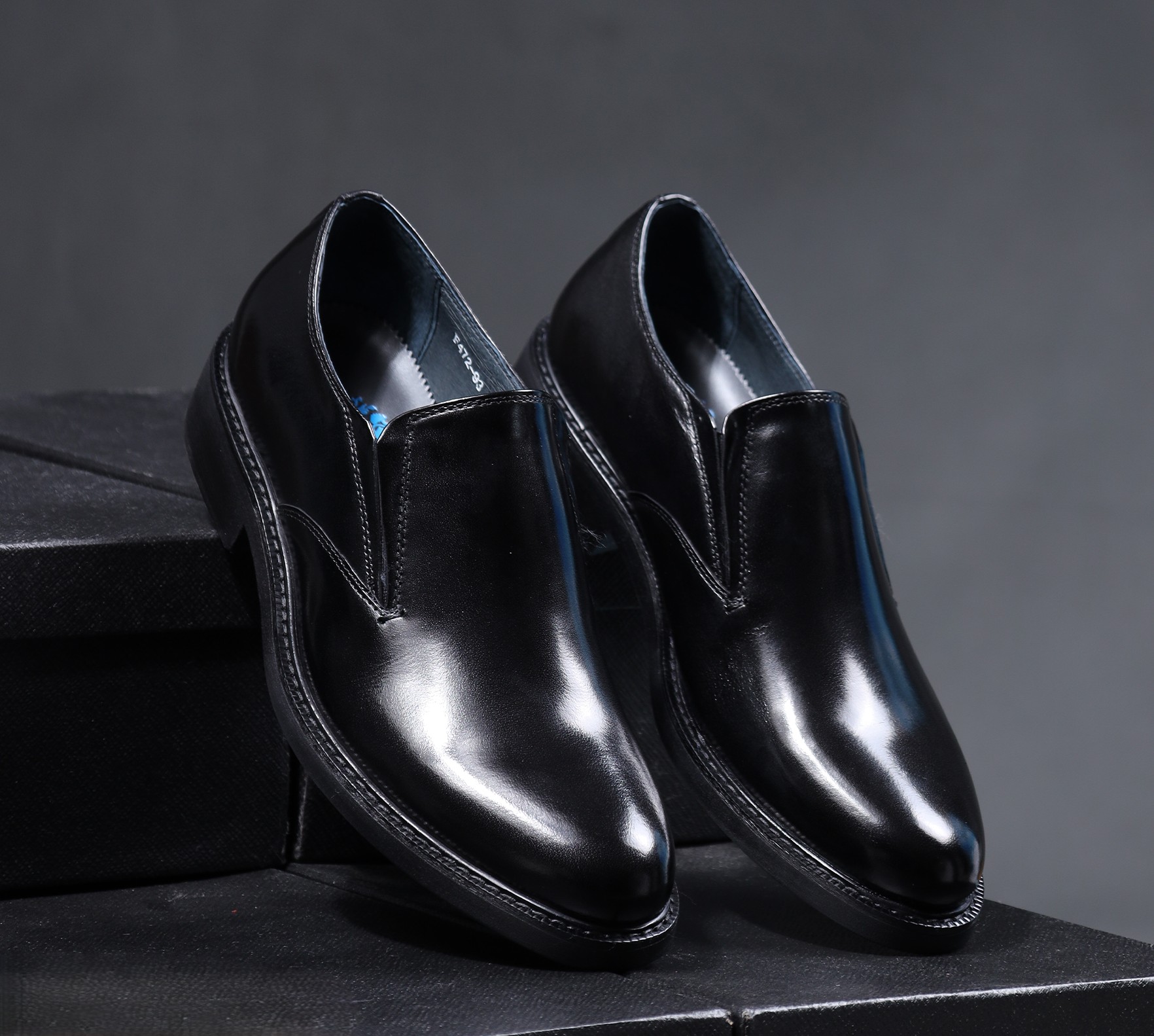 Хар арьсан Slip-On классик гутал