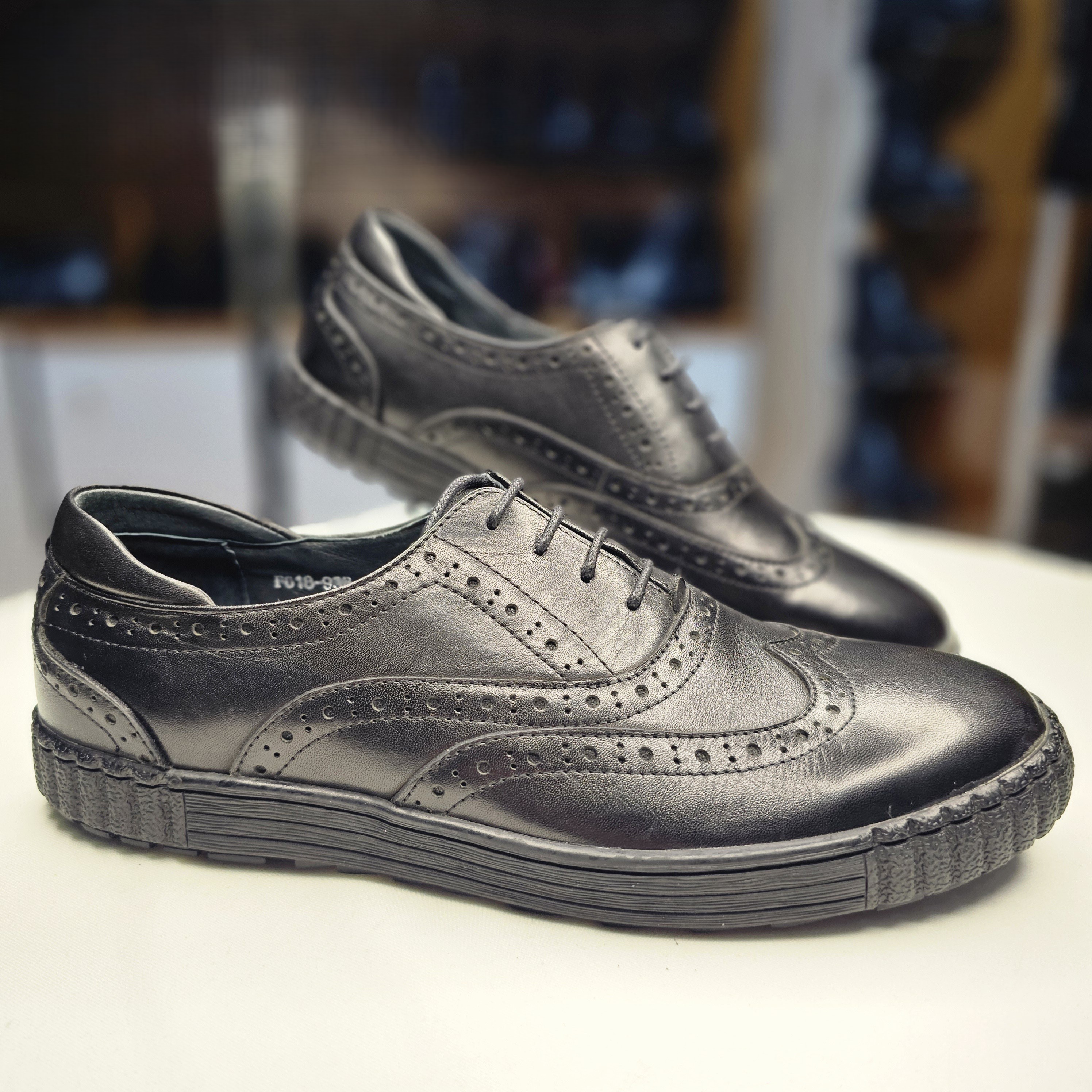 Хар арьсан Wingtip Brogue Casual гутал