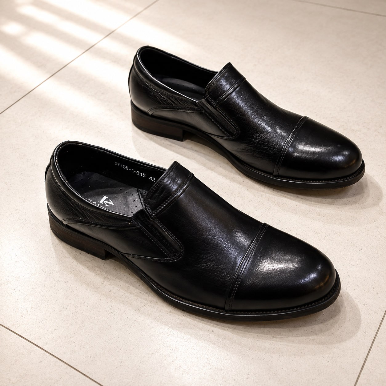 Хар арьсан Cap-Toe Slip-On классик гутал
